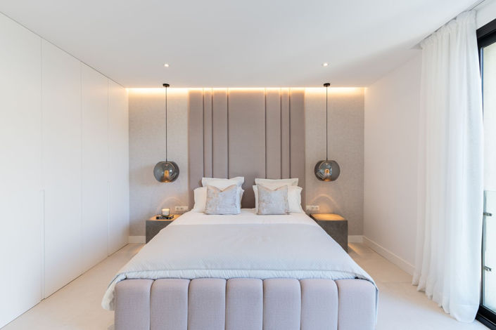 Image No.26-4 Bed Property for sale