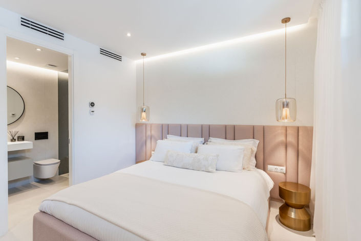 Image No.42-4 Bed Property for sale