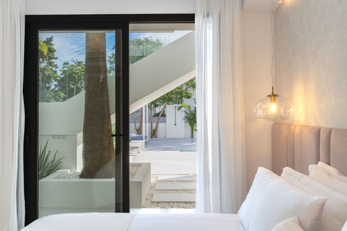 Image No.58-4 Bed Property for sale