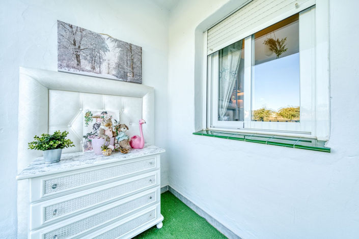 Image No.16-3 Bed Property for sale