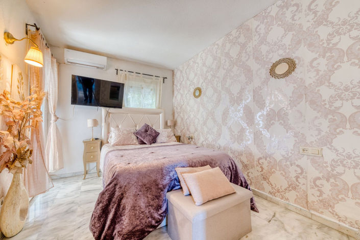 Image No.18-3 Bed Property for sale