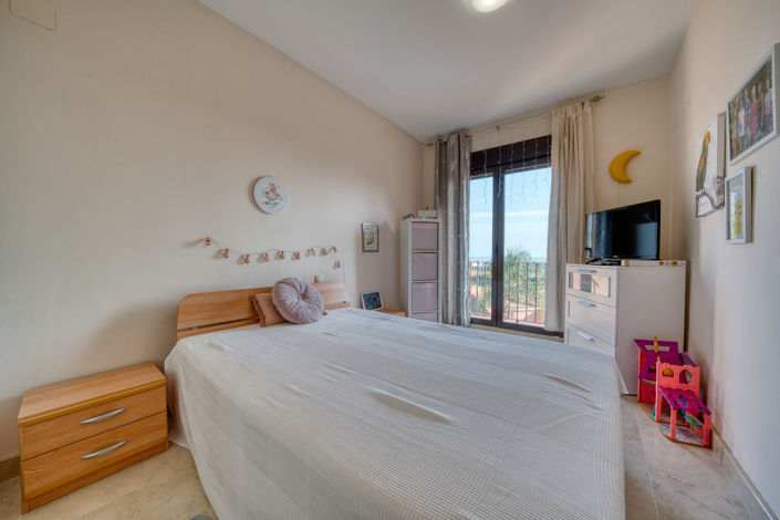 Image No.24-3 Bed Property for sale