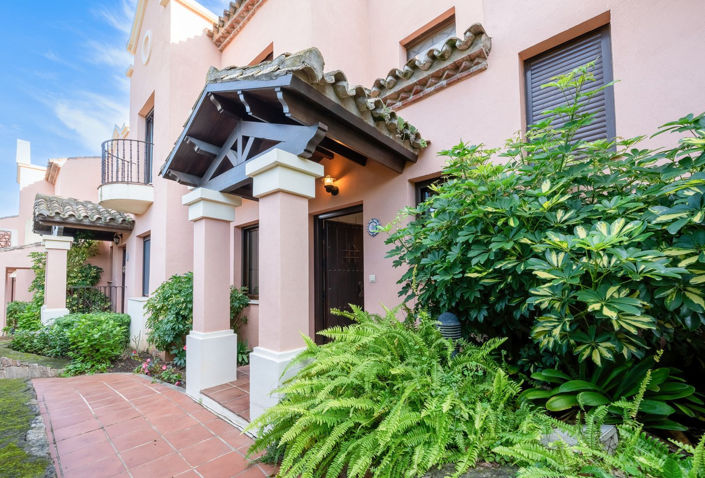 Image No.8-3 Bed Property for sale