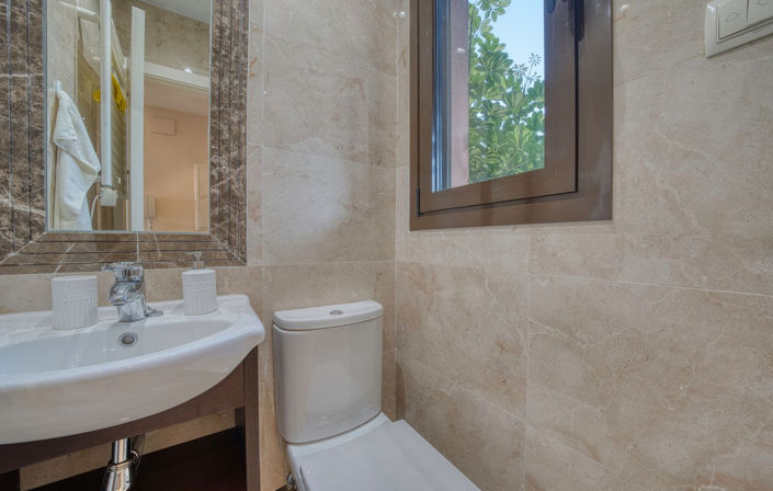 Image No.9-3 Bed Property for sale