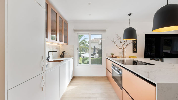 Image No.24-3 Bed Property for sale