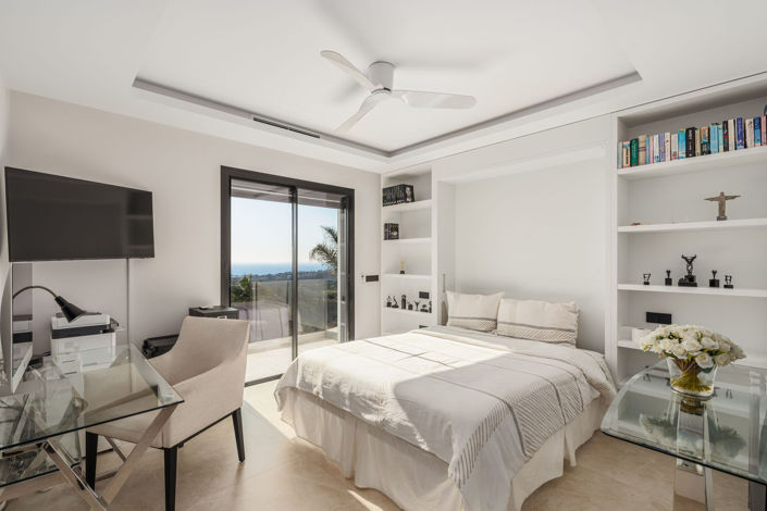 Image No.28-4 Bed Property for sale