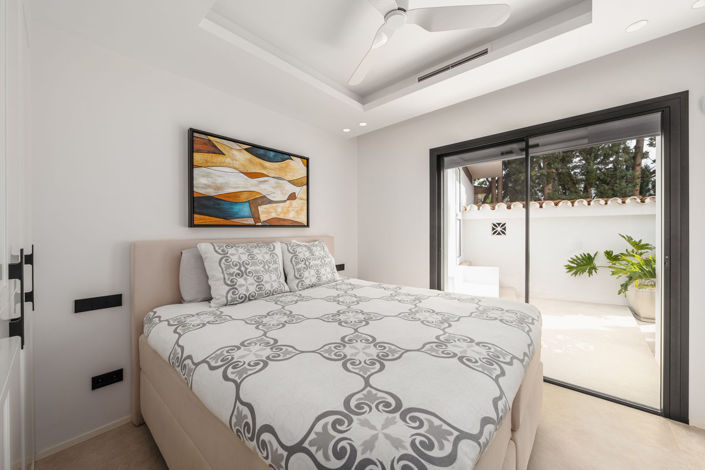 Image No.30-4 Bed Property for sale