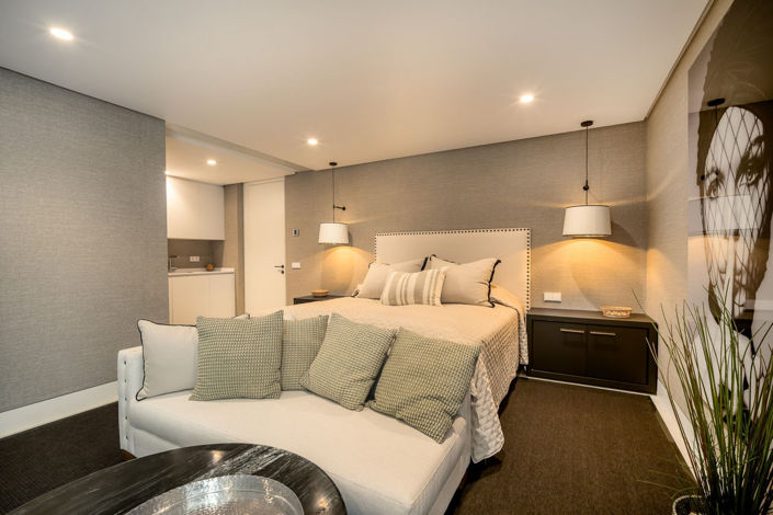 Image No.14-6 Bed Property for sale