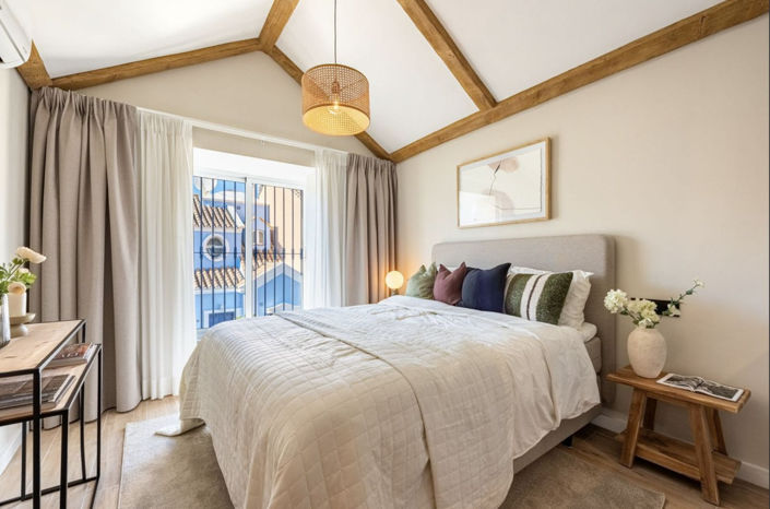 Image No.4-4 Bed Property for sale