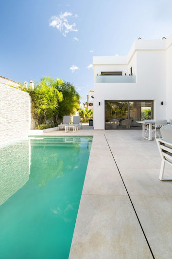 Image No.22-5 Bed Property for sale