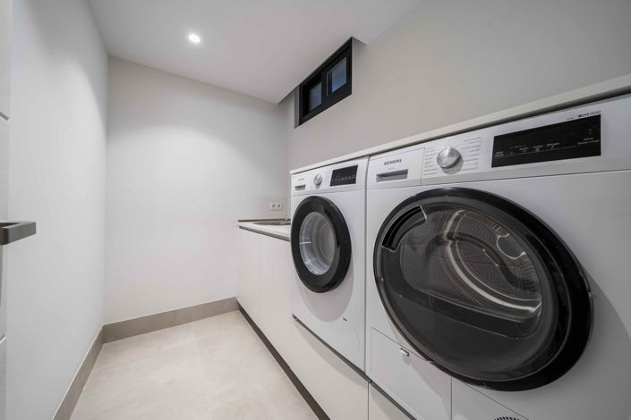 Image No.21-4 Bed Property for sale