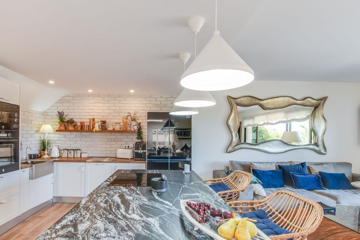 Image No.14-2 Bed Property for sale