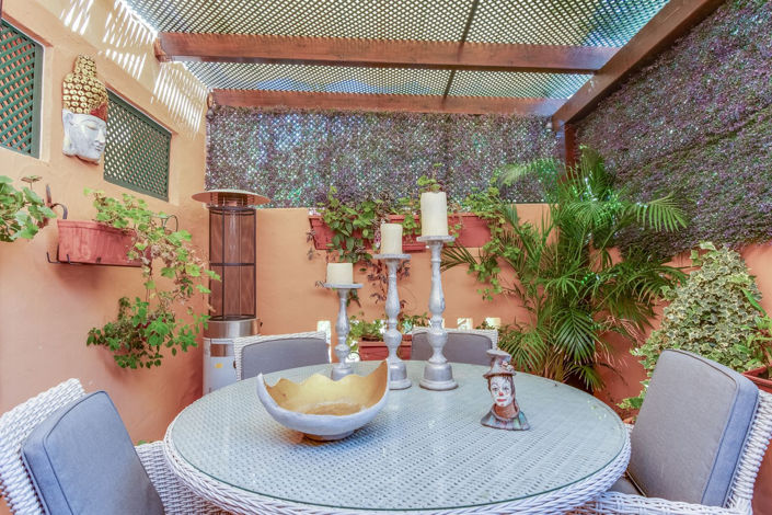 Image No.15-2 Bed Property for sale