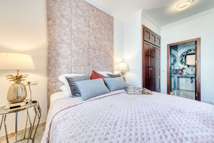 Image No.13-5 Bed Property for sale