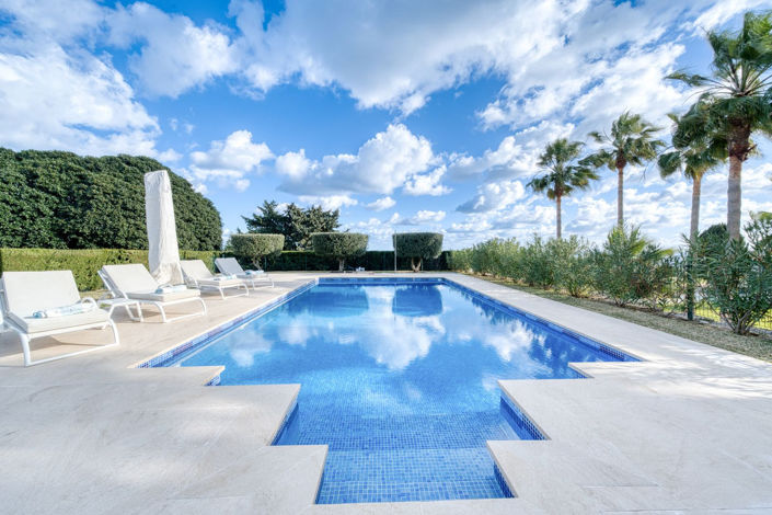 Image No.2-5 Bed Property for sale