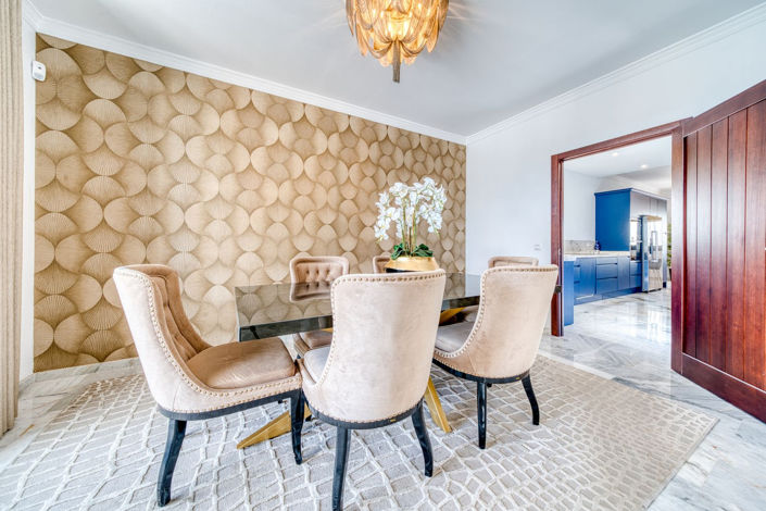 Image No.24-5 Bed Property for sale