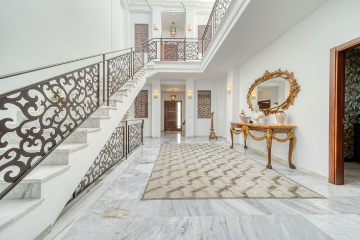 Image No.26-5 Bed Property for sale