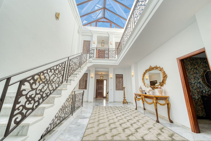 Image No.27-5 Bed Property for sale