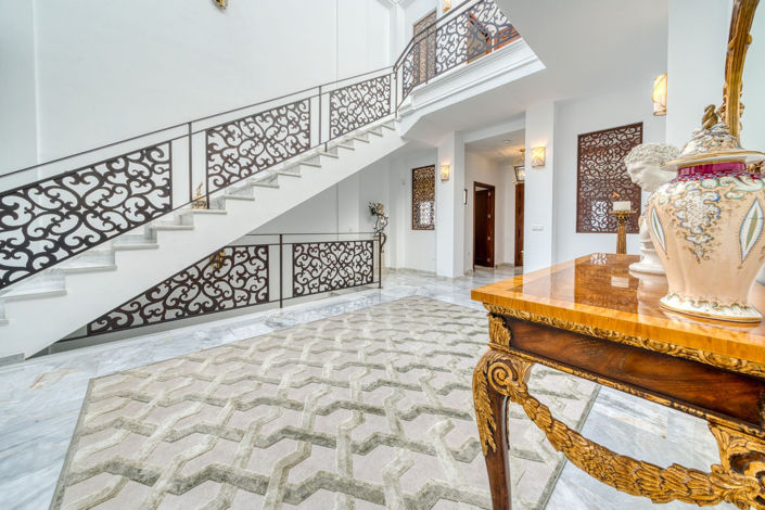 Image No.30-5 Bed Property for sale