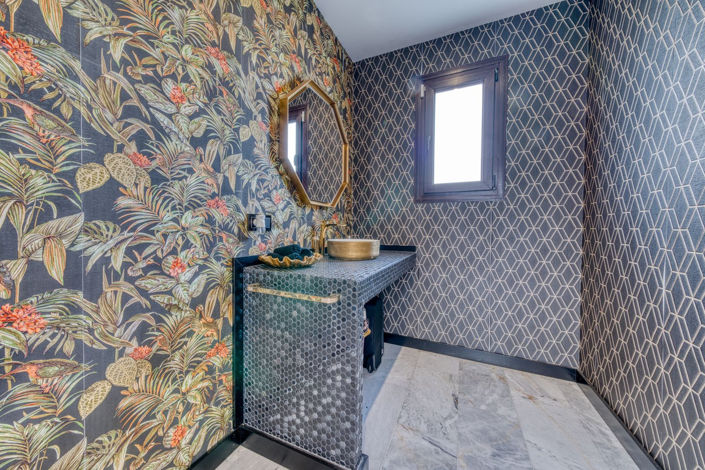 Image No.32-5 Bed Property for sale