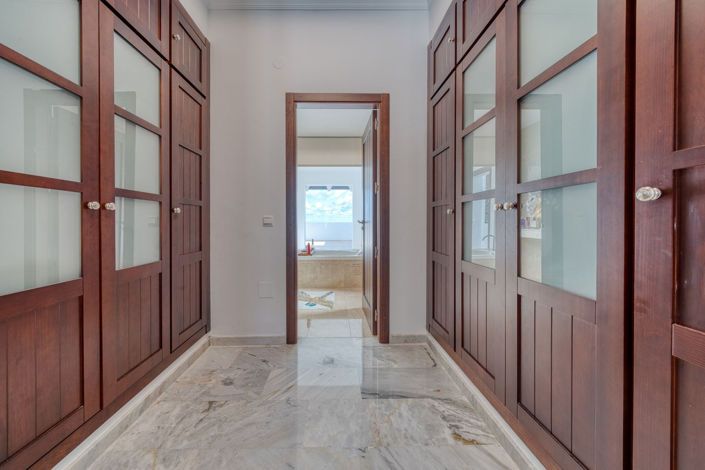 Image No.41-5 Bed Property for sale