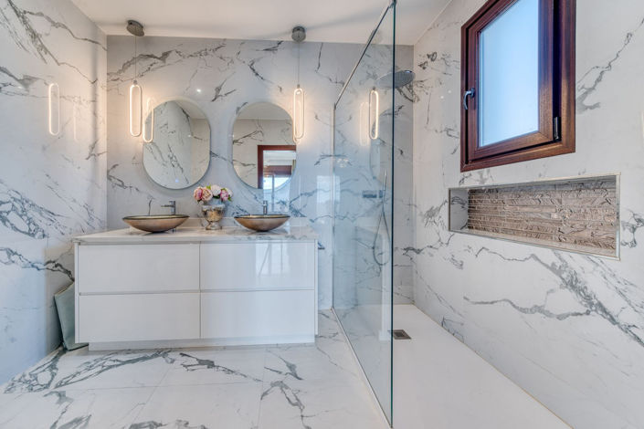 Image No.53-5 Bed Property for sale