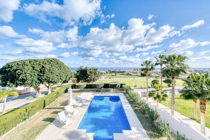 Image No.58-5 Bed Property for sale