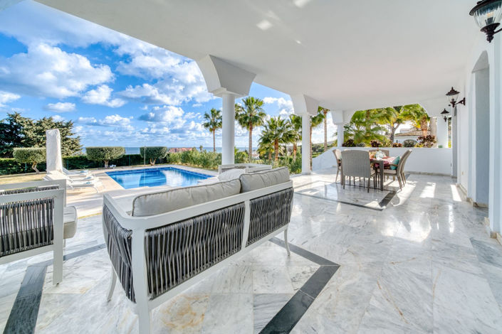 Image No.60-5 Bed Property for sale