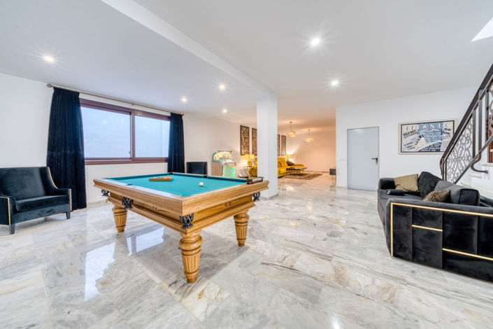 Image No.69-5 Bed Property for sale