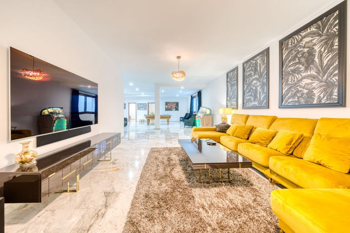 Image No.7-5 Bed Property for sale