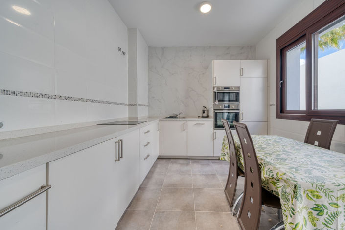 Image No.71-5 Bed Property for sale