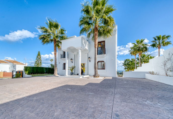 Image No.9-5 Bed Property for sale