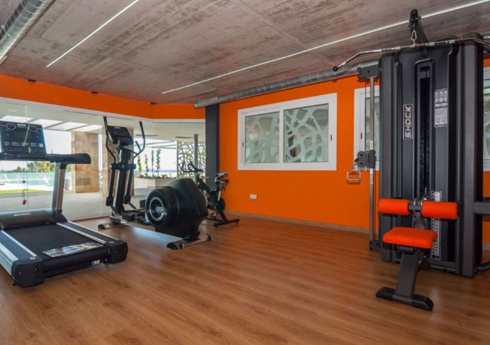 Image No.14-3 Bed Property for sale