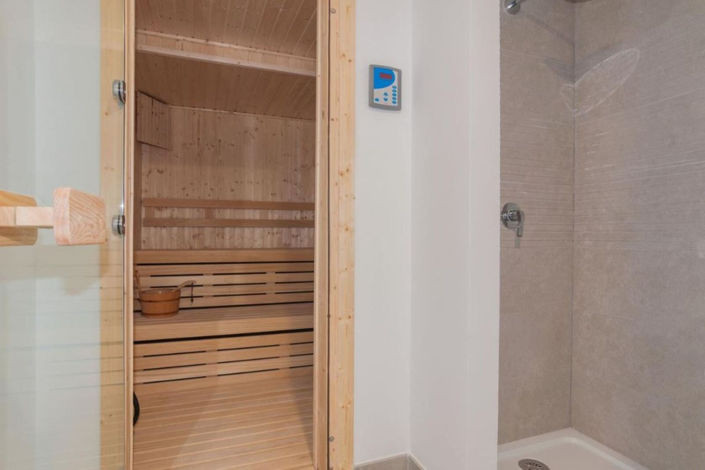 Image No.16-3 Bed Property for sale