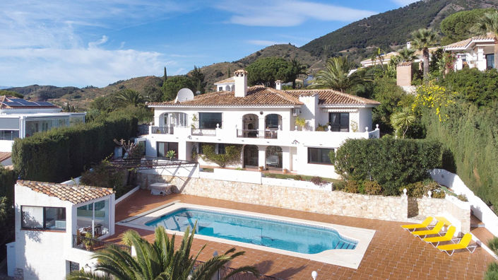 Image No.1-4 Bed Property for sale