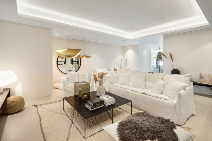 Image No.23-6 Bed Property for sale