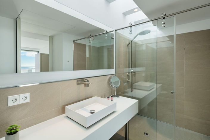 Image No.20-4 Bed Property for sale