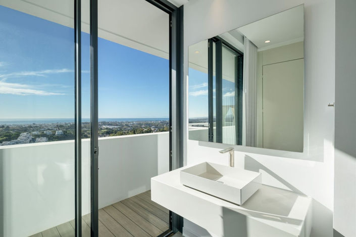 Image No.21-4 Bed Property for sale