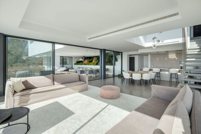 Image No.25-4 Bed Property for sale