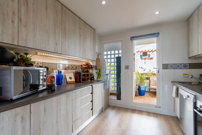 Image No.18-3 Bed Property for sale