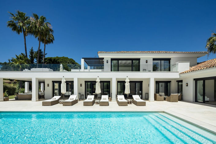 Image No.1-5 Bed Property for sale