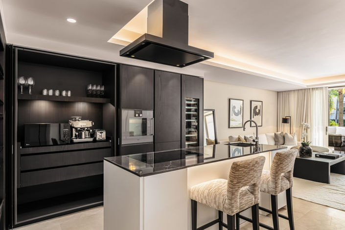 Image No.10-3 Bed Property for sale