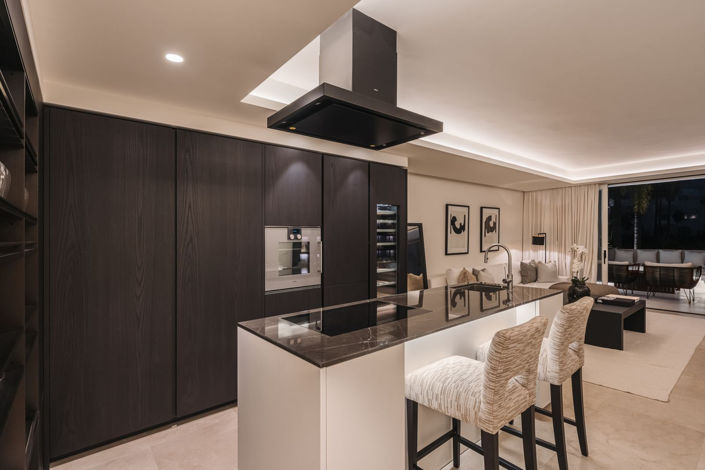 Image No.12-3 Bed Property for sale