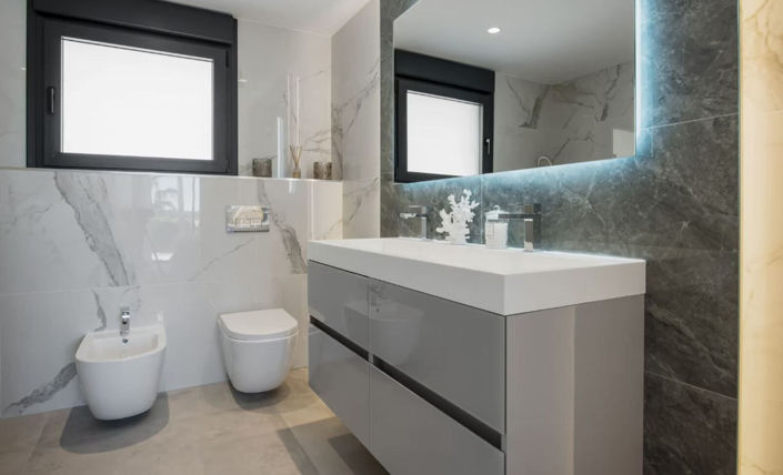 Image No.18-5 Bed Property for sale