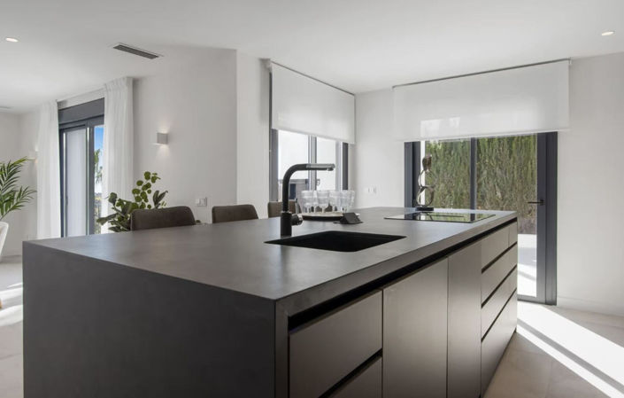 Image No.24-5 Bed Property for sale