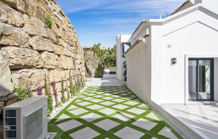 Image No.36-5 Bed Property for sale