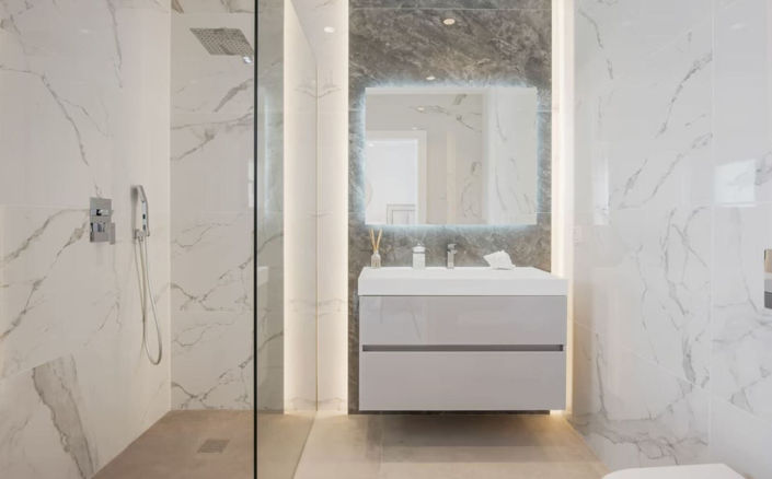 Image No.47-5 Bed Property for sale