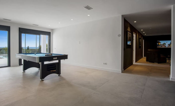 Image No.52-5 Bed Property for sale