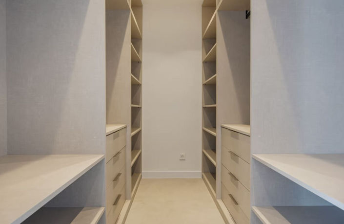 Image No.57-5 Bed Property for sale