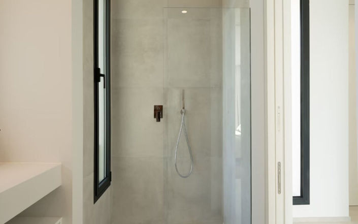 Image No.20-4 Bed Property for sale